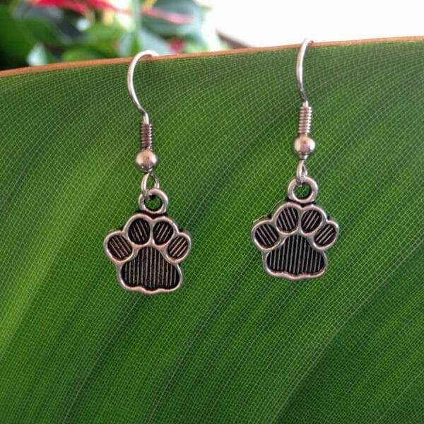 Dog_Paws_Earrings_Right Paw Charm Earrings