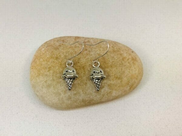 IceCreamConeFoodDesertsEarrings Quest Wholesale Charms ice cream vharm earrings