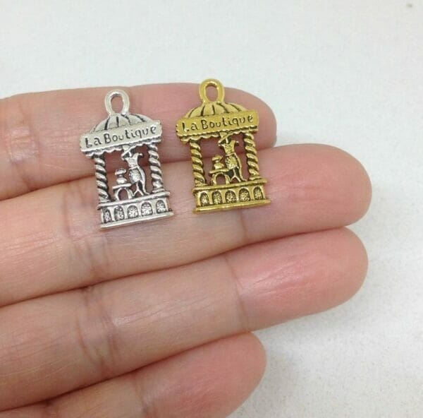 5 La Boutique Charm