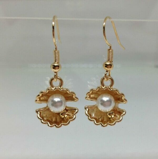 Pearl_Shell_earrings Gold Color Pearl Shell Earrings