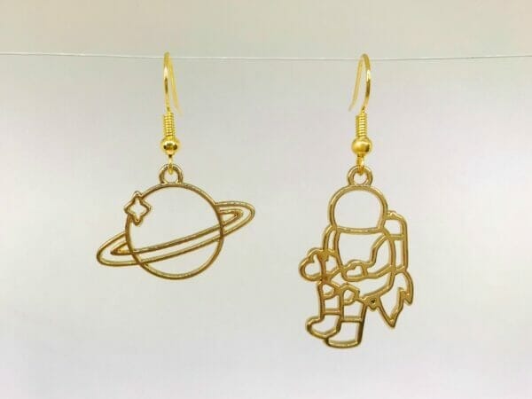 PlanetAstronautEarring Planet and Space shuttle Earrings