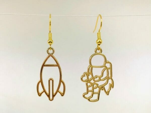 SpaceShuttleAstronautEarrings Planet and Space shuttle Earrings