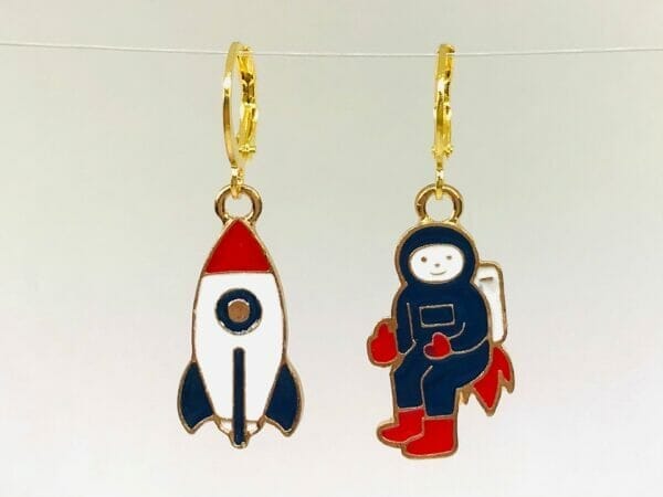 astronautandshuttleearrings Rocket And Astronaut Enamel Earrings wholesale lot