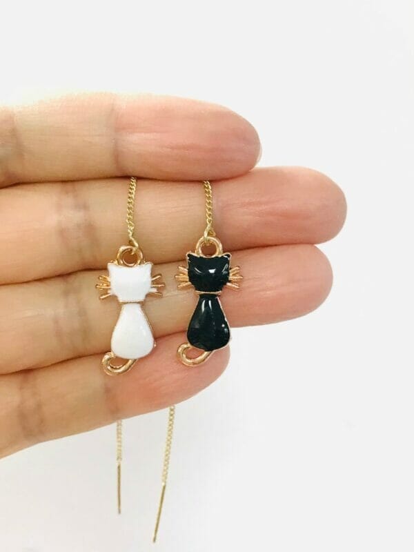 blackandwhitecatthreaderearrings Black and White Threader Earrings