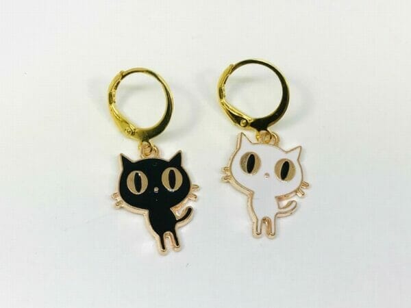 black and white big eye cat earring funky novelty gift