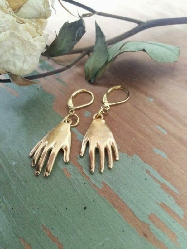 hand earrings