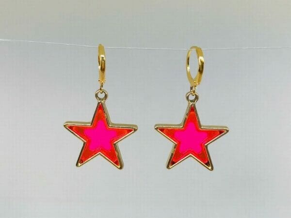 huggiestarearringfuchsia Huggie Star Earrings, Funky Novelty Earrings